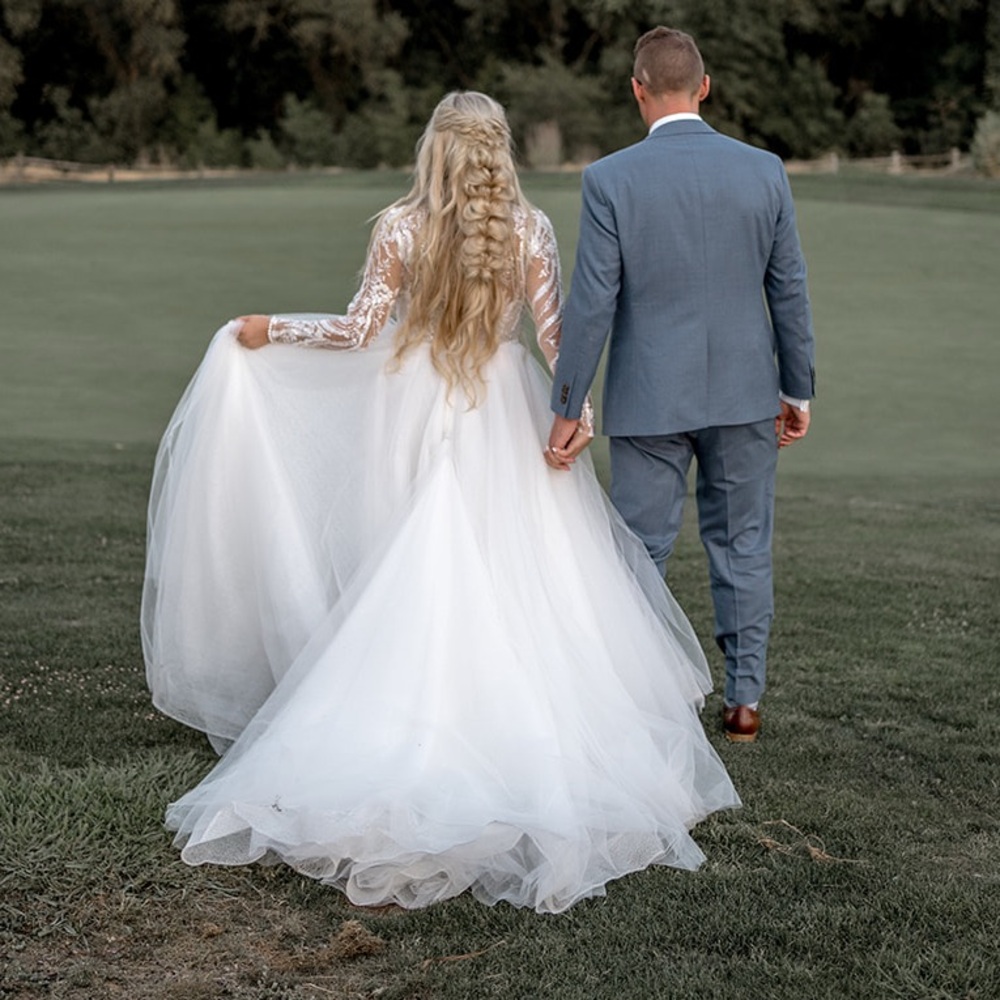 Milla Nova Wedding Dress - Picture 2 of 11